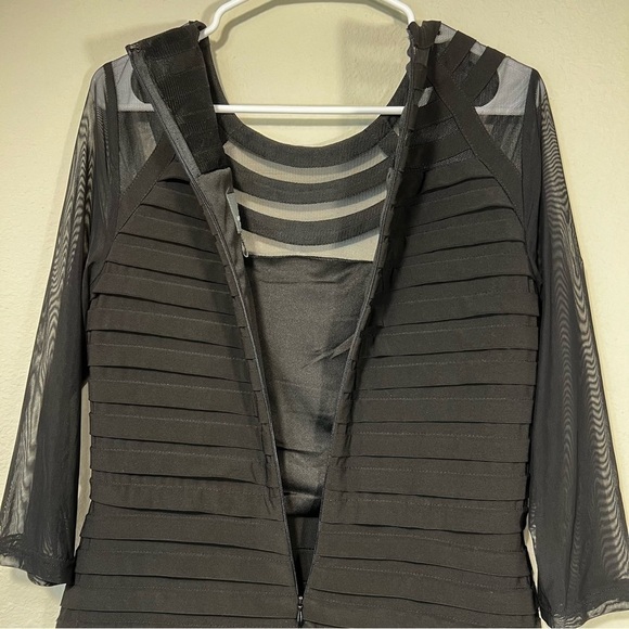 Adriana Papell pleated body con dress size 10 - Picture 10 of 10